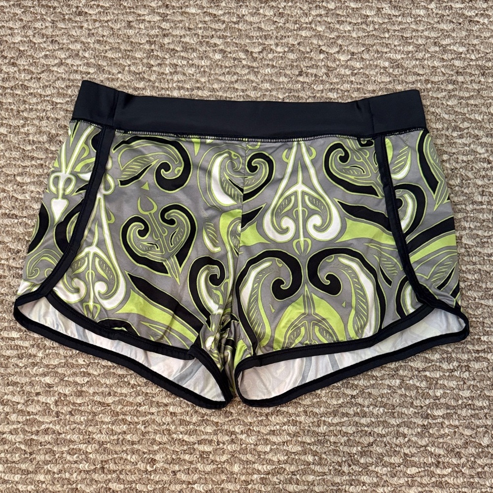 Stylish Black and Green Patterned Women's Athletic Shorts - Women’s Medium